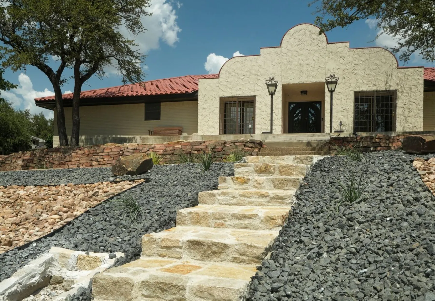 commercial landscape maintenance service