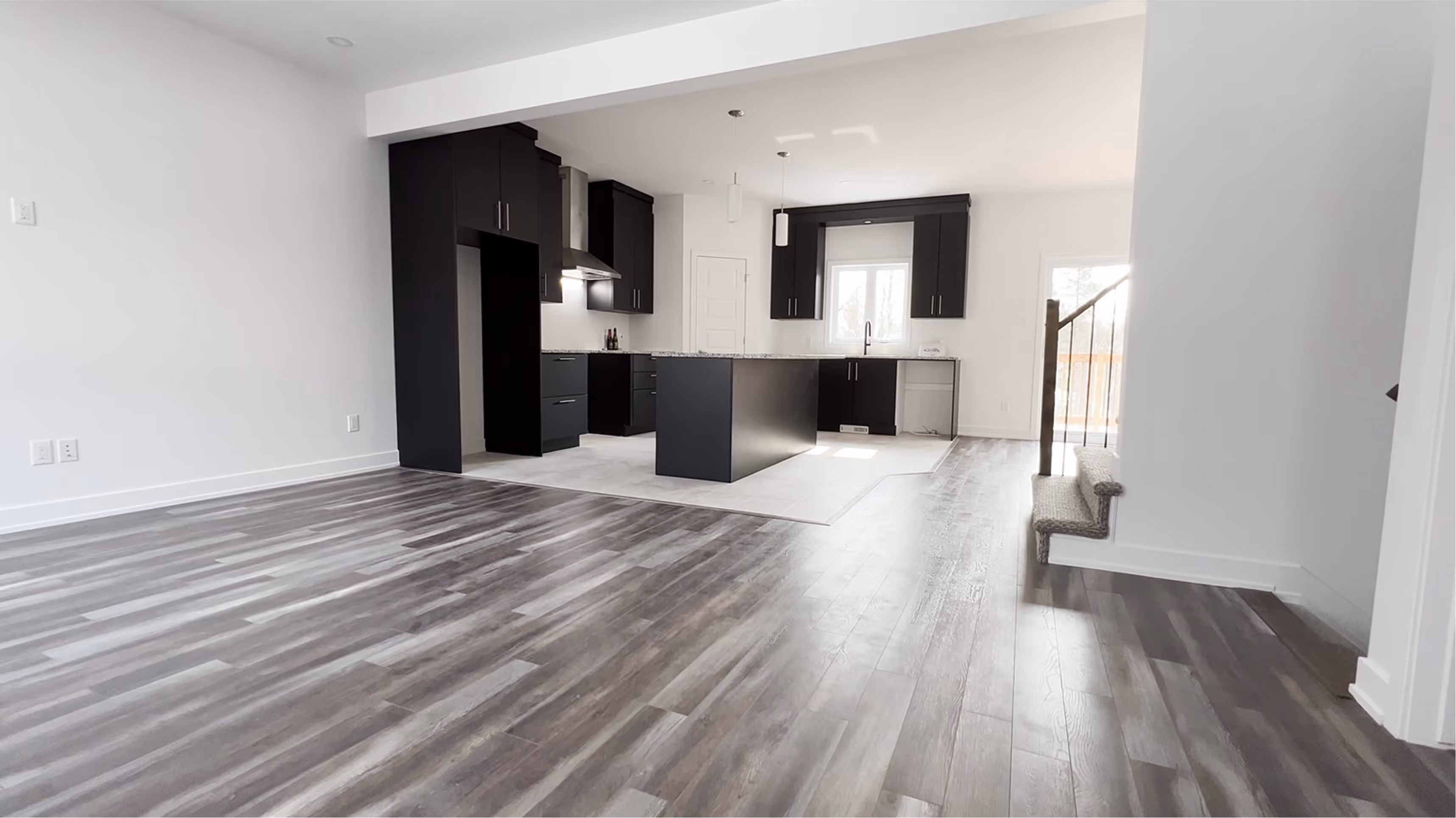 Felújított hálószoba fa padlóval