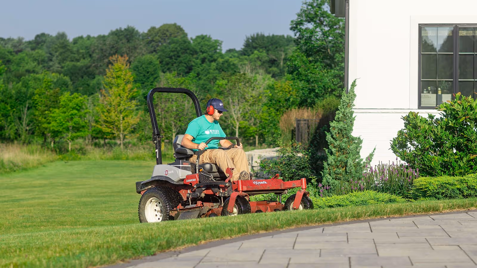 Quality Mowing and Lawn Care near me in Waukesha Wisconsin
