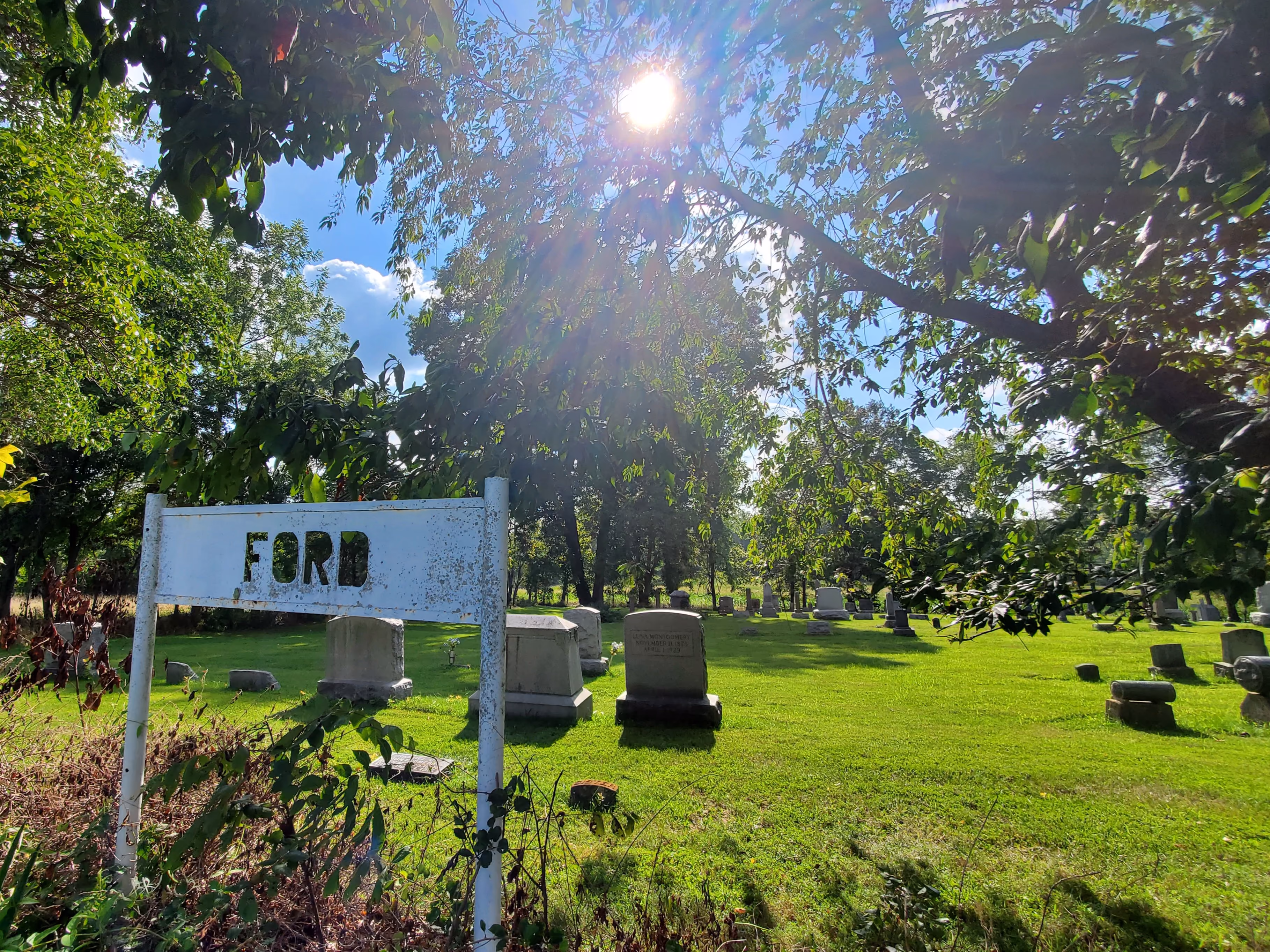 Photo of Ford Cemetery sign.