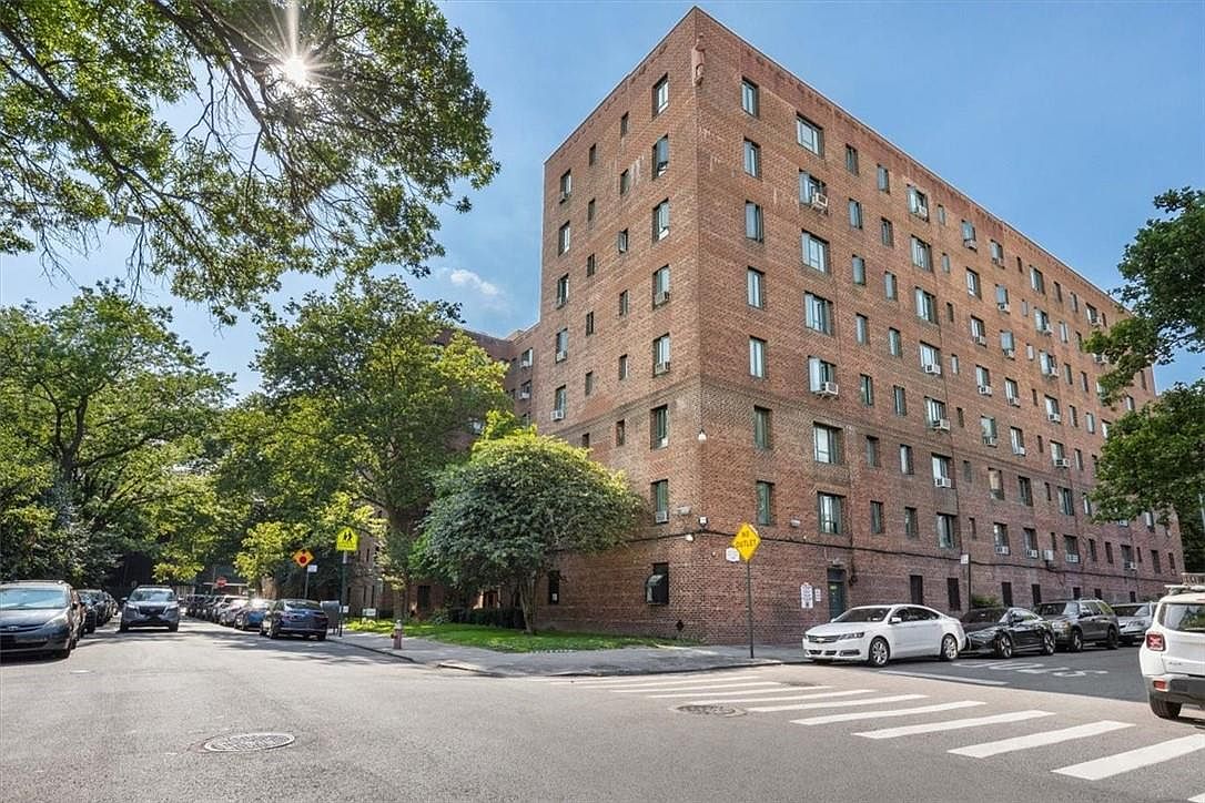 Transforming apartment buildings with durable bathroom upgrades by Bath Fitter.
