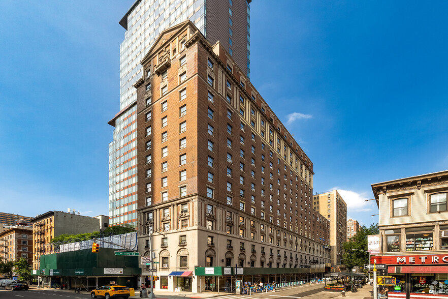 Transforming apartment buildings at 250 w 100th street, manhattan with durable bathroom upgrades by Bath Fitter Commercial Solutions.