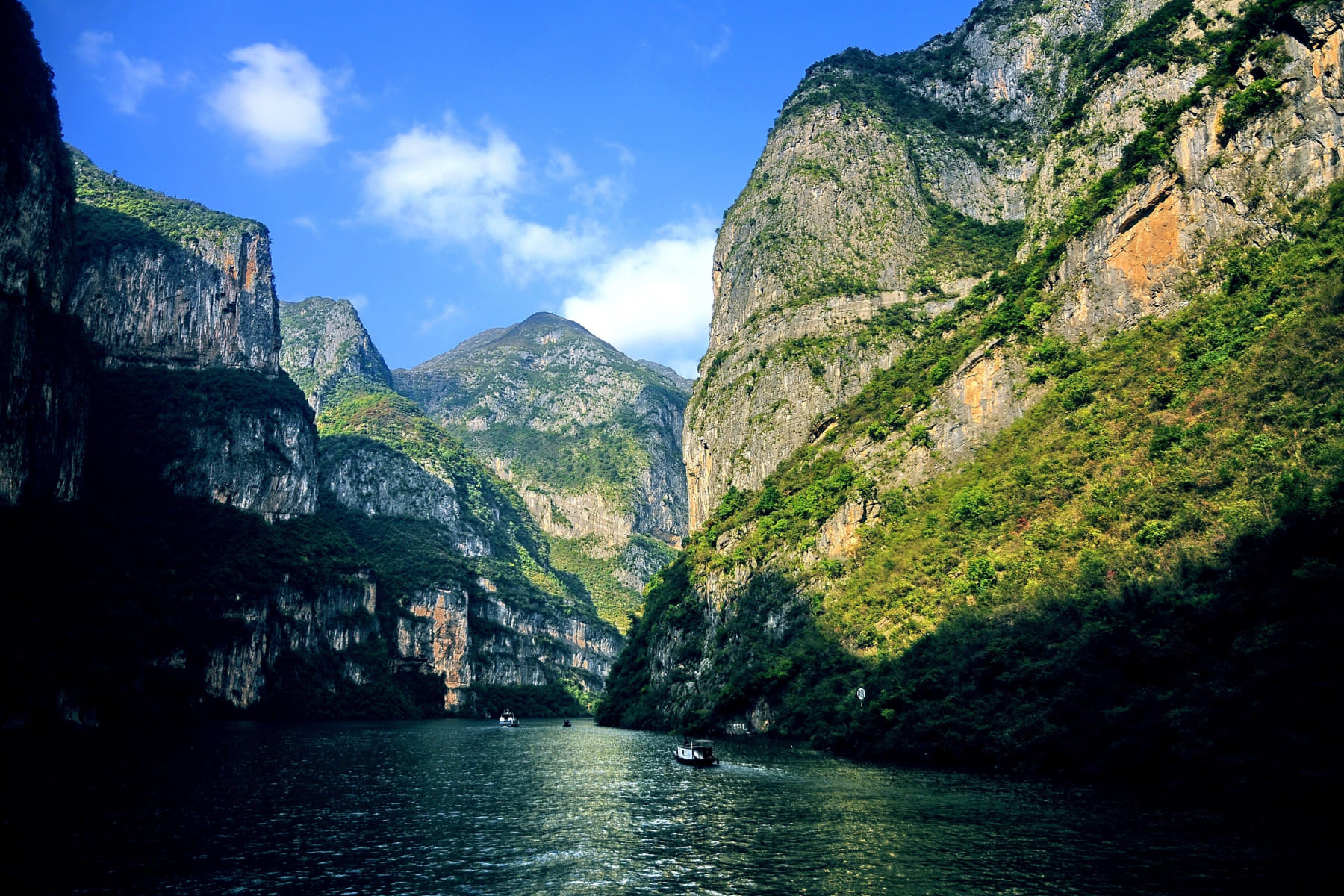 Authentic Peking duck experience in Beijing travel packages