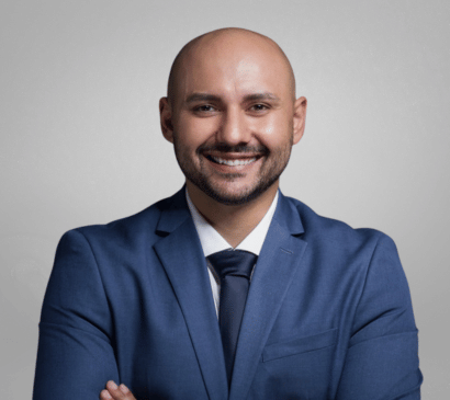 Ein Portrait von Adnan Qunaj