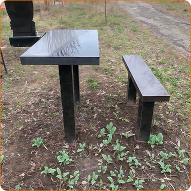 Лавка і стіл