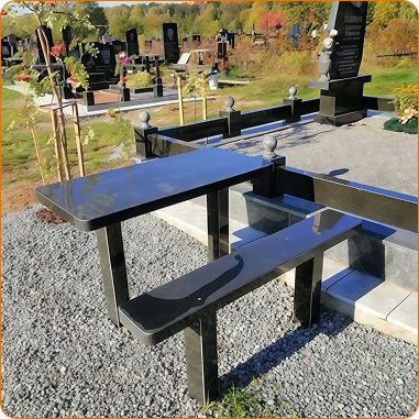 Стіл із лавкою