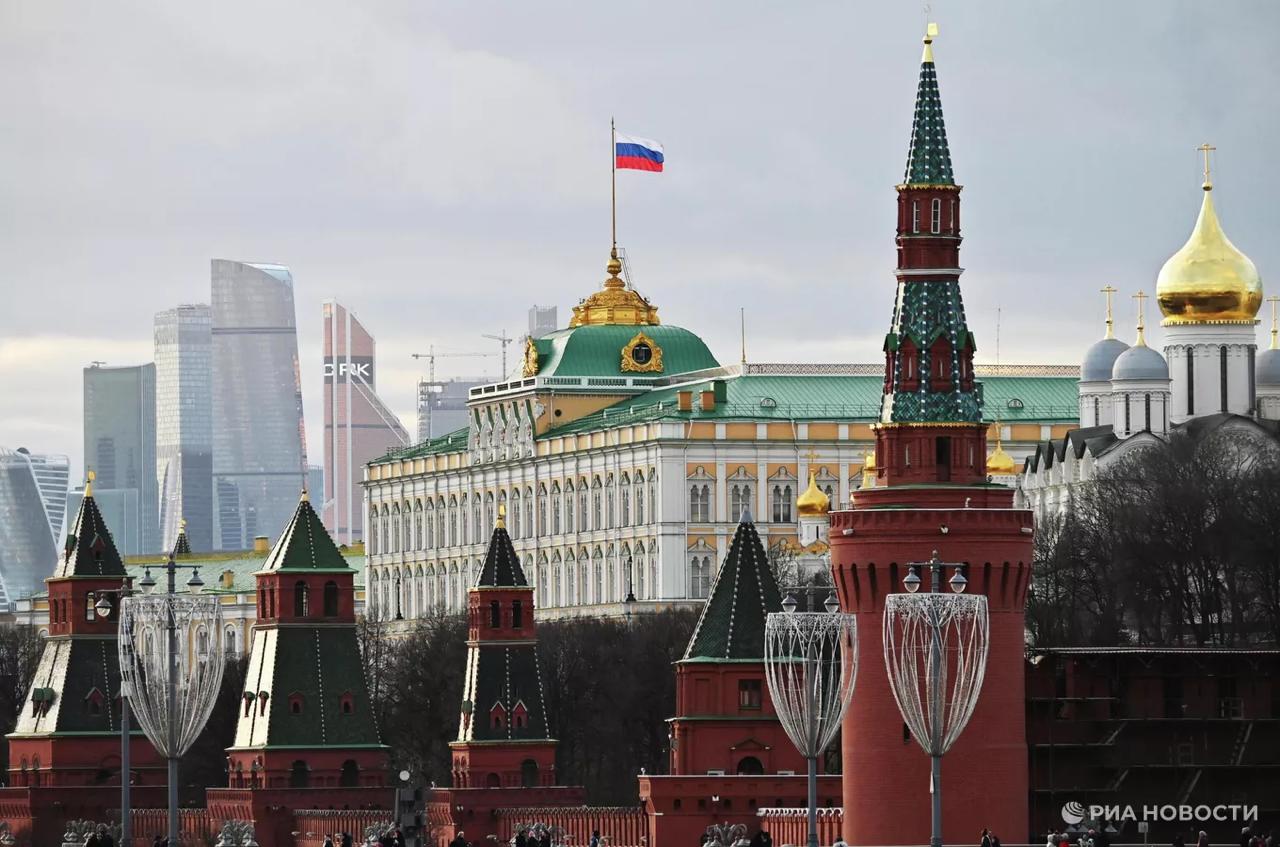 Кремль не хочет обсуждать план США по Украине через СМИ, заявил Песков