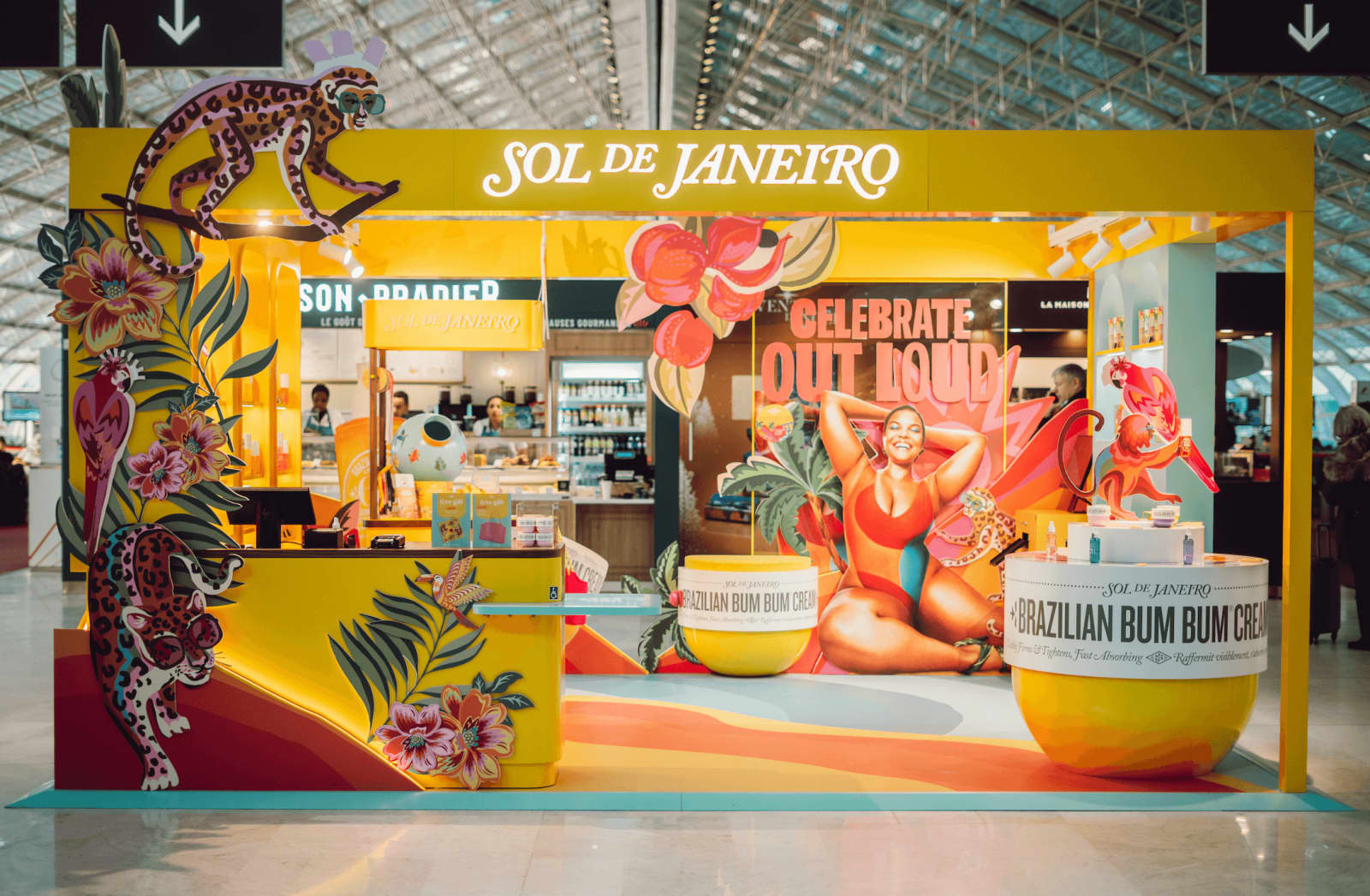  At the heart of the celebratory initiative is an unmissable, and immersive 360-degree pop-up at Charles de Gaulle Airport