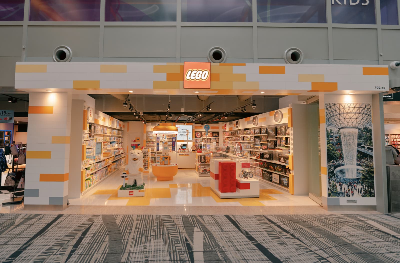 The LEGO Group enters Singapore travel retail with “Retailtainment” store concept