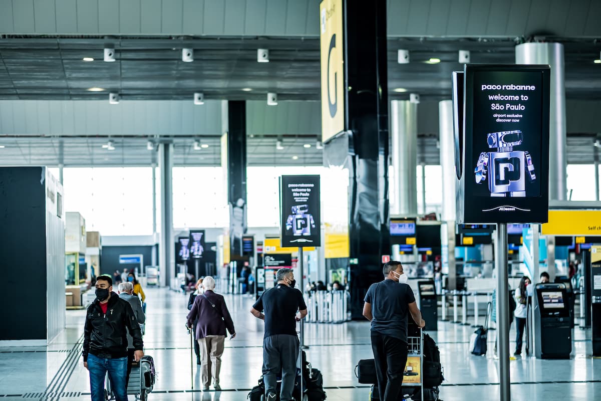 For the first time ever in travel retail, PUIG has developed a 360° digital approach that will reach travelers at each touchpoint of their journey through social media, mobile display ads, augmented reality and influencer marketing. The ‘always-on’ approach will also maximise Phantom’s awareness beyond digital media, through retailers’ platforms, airport media screens and paid geotargeted social media campaigns with travel-themed content to reach passengers travelling to and from airports