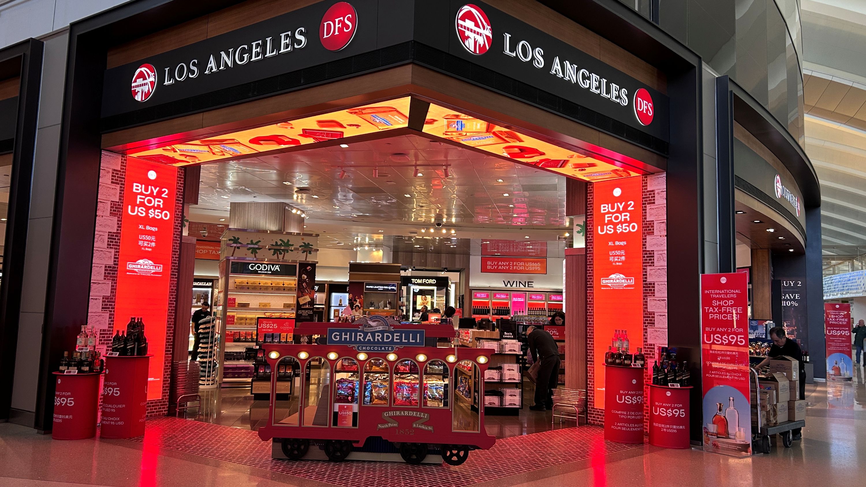 Ghirardelli and DFS bring iconic San Francisco Cable Car to LAX 
