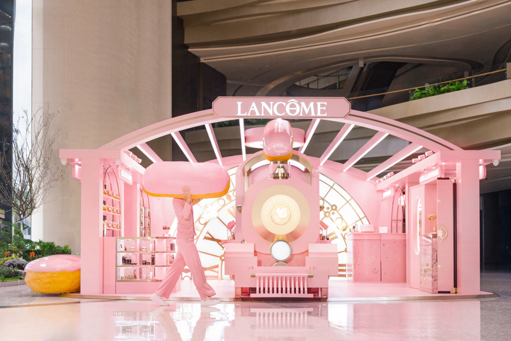 The experience is running at cdf Sanya International Duty Free Shopping Complex across two key festive periods