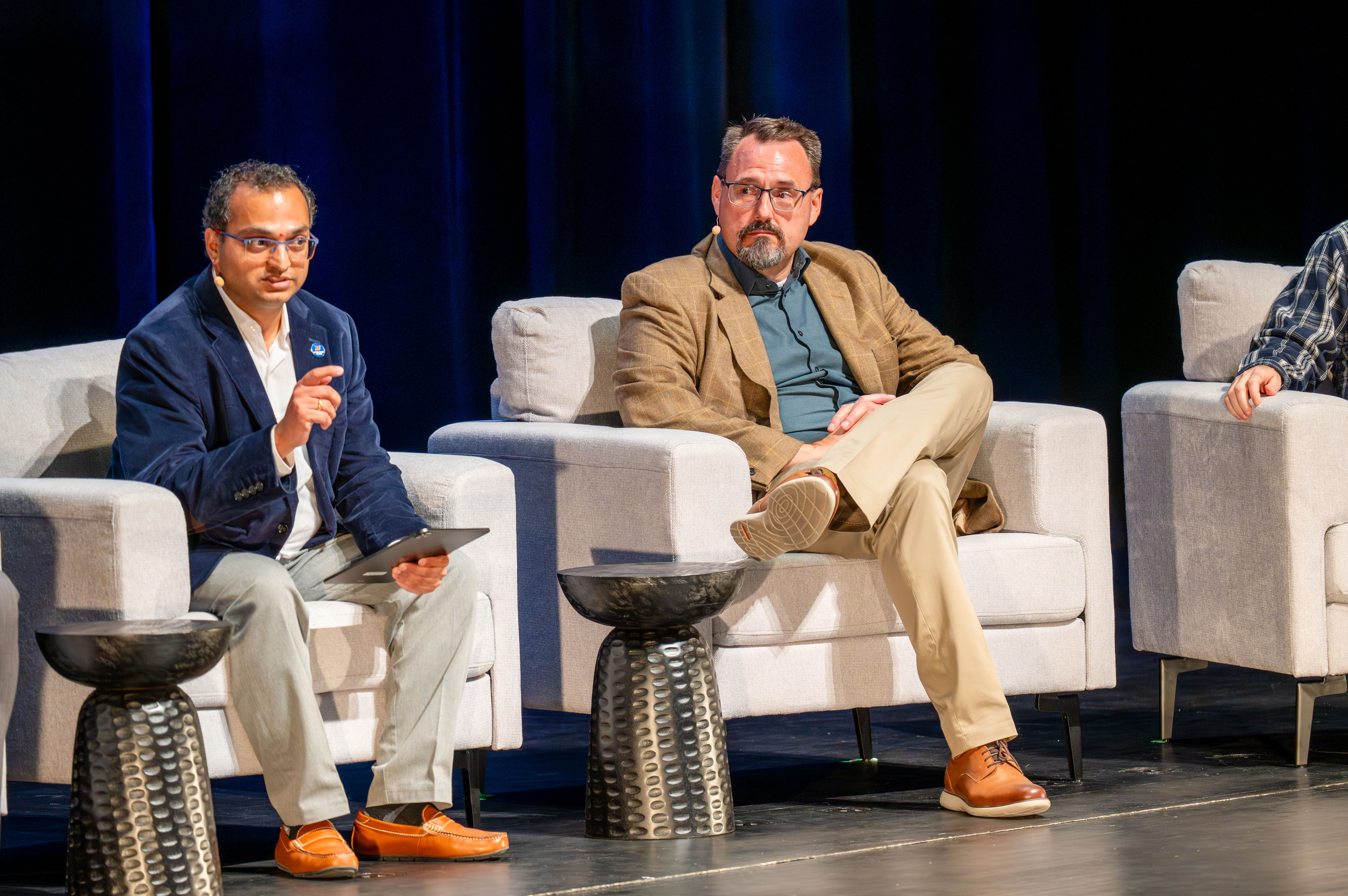 R-CON panel woman standing