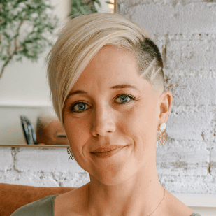 Chelsea Burns headshot