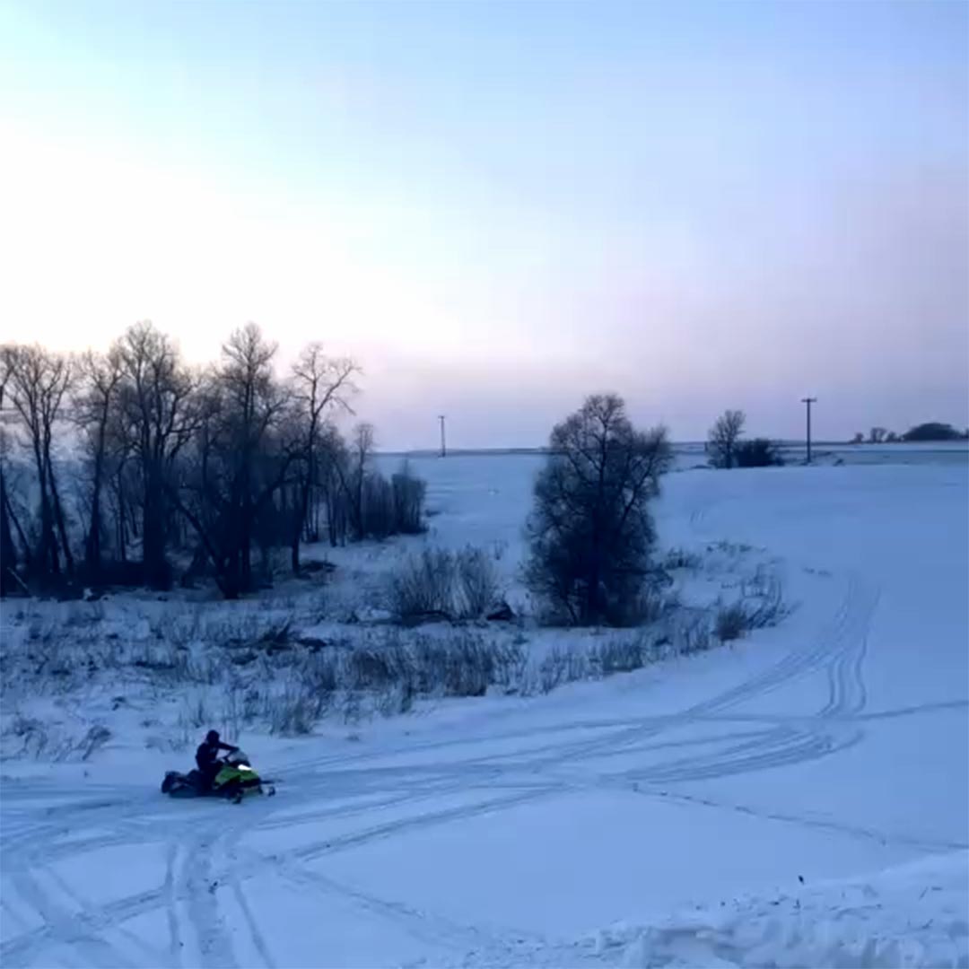 Data Trail lone snowmobilier