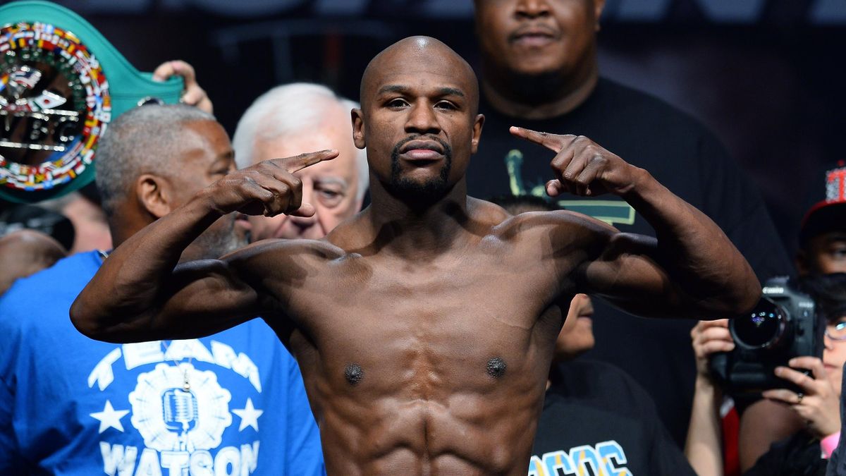 Floyd Mayweather envisage un retour professionnel après son combat d’exhibition contre Mike Tyson