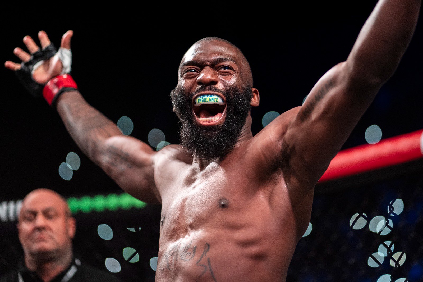 ARES - Cédric Doumbè commente une nouvelle fois le combat Baki vs Jordan Zebo