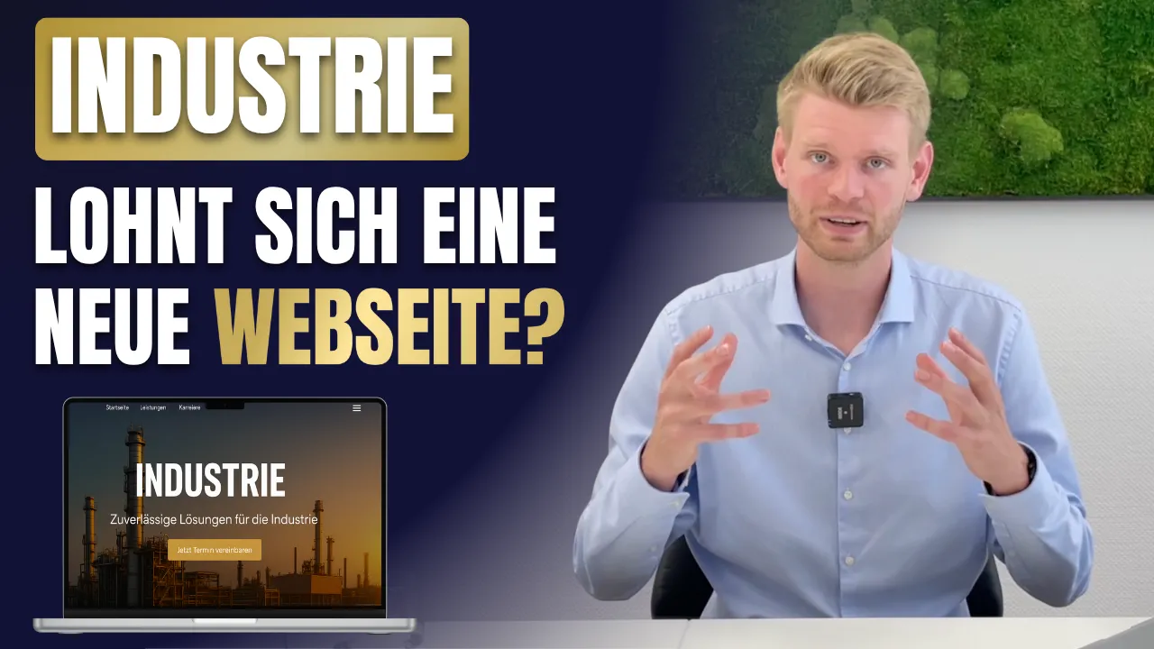 Mann spricht über die Bedeutung einer modernen Industrie-Webseite, daneben eine Beispielseite mit Industrieanlagen