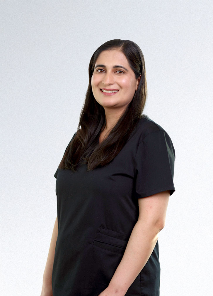 Headshot of Simranjit, Dental Assistant