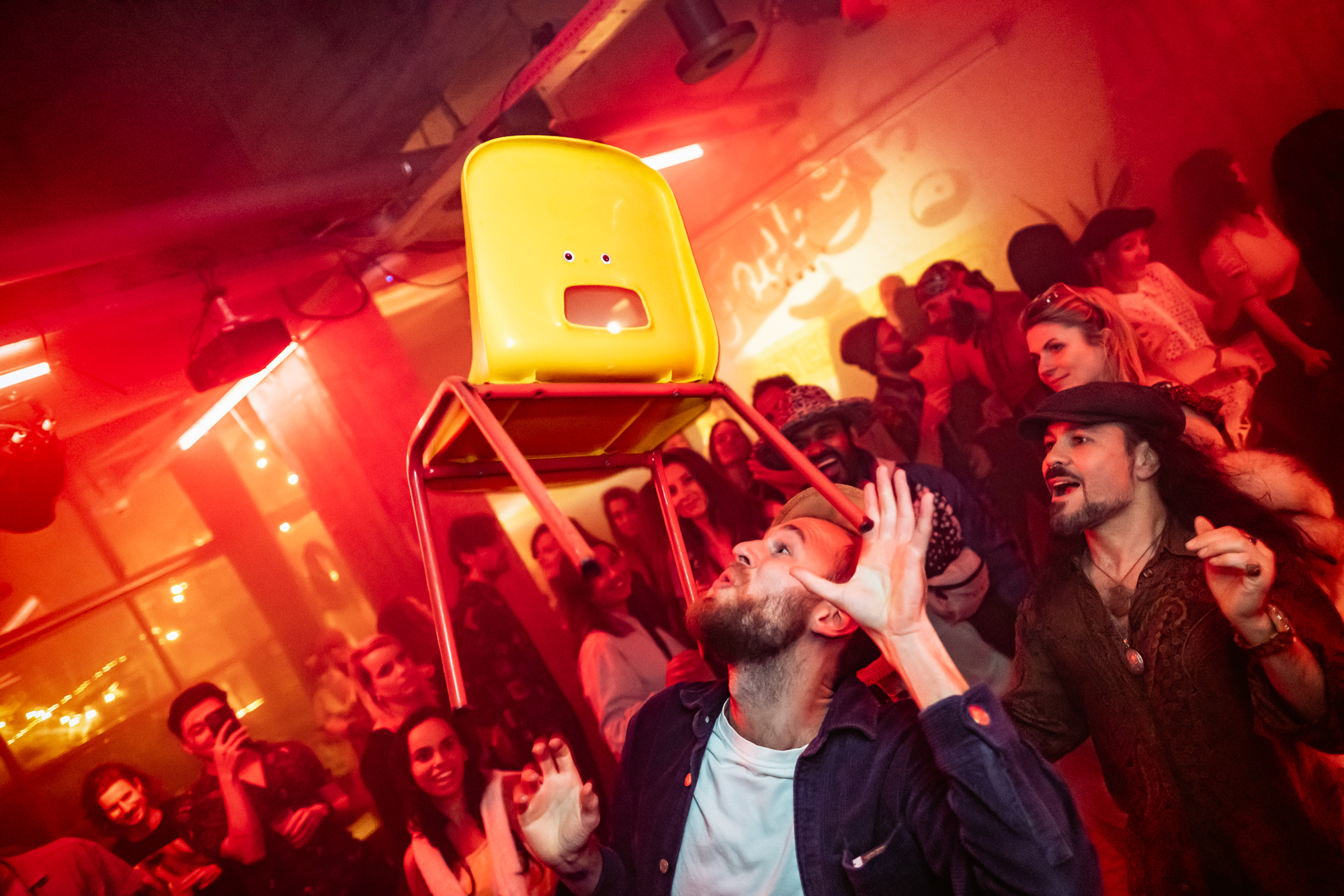 A party overview of Tobi's afterhours