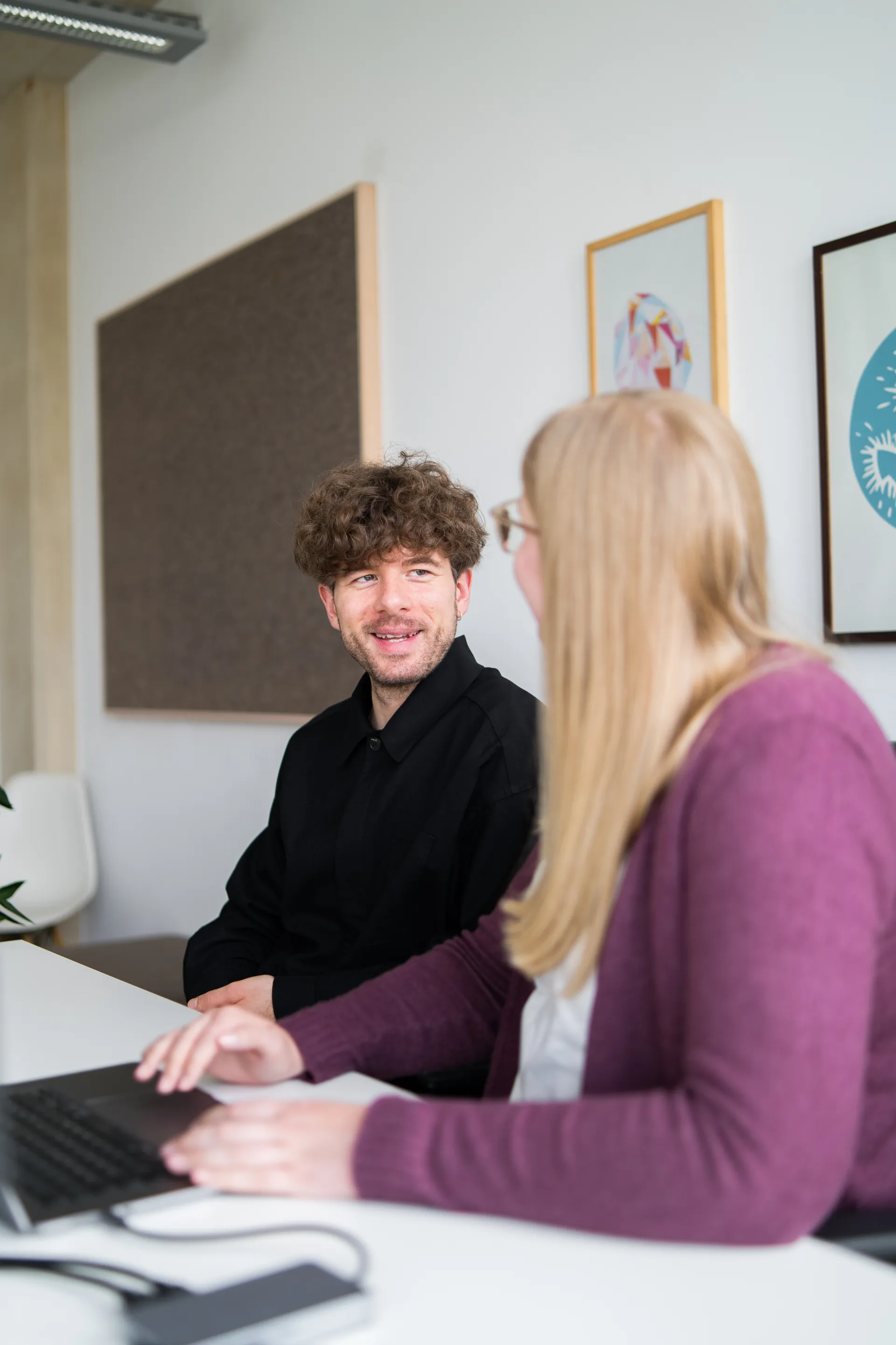 runHR Mitarbeiter implementiert Personio