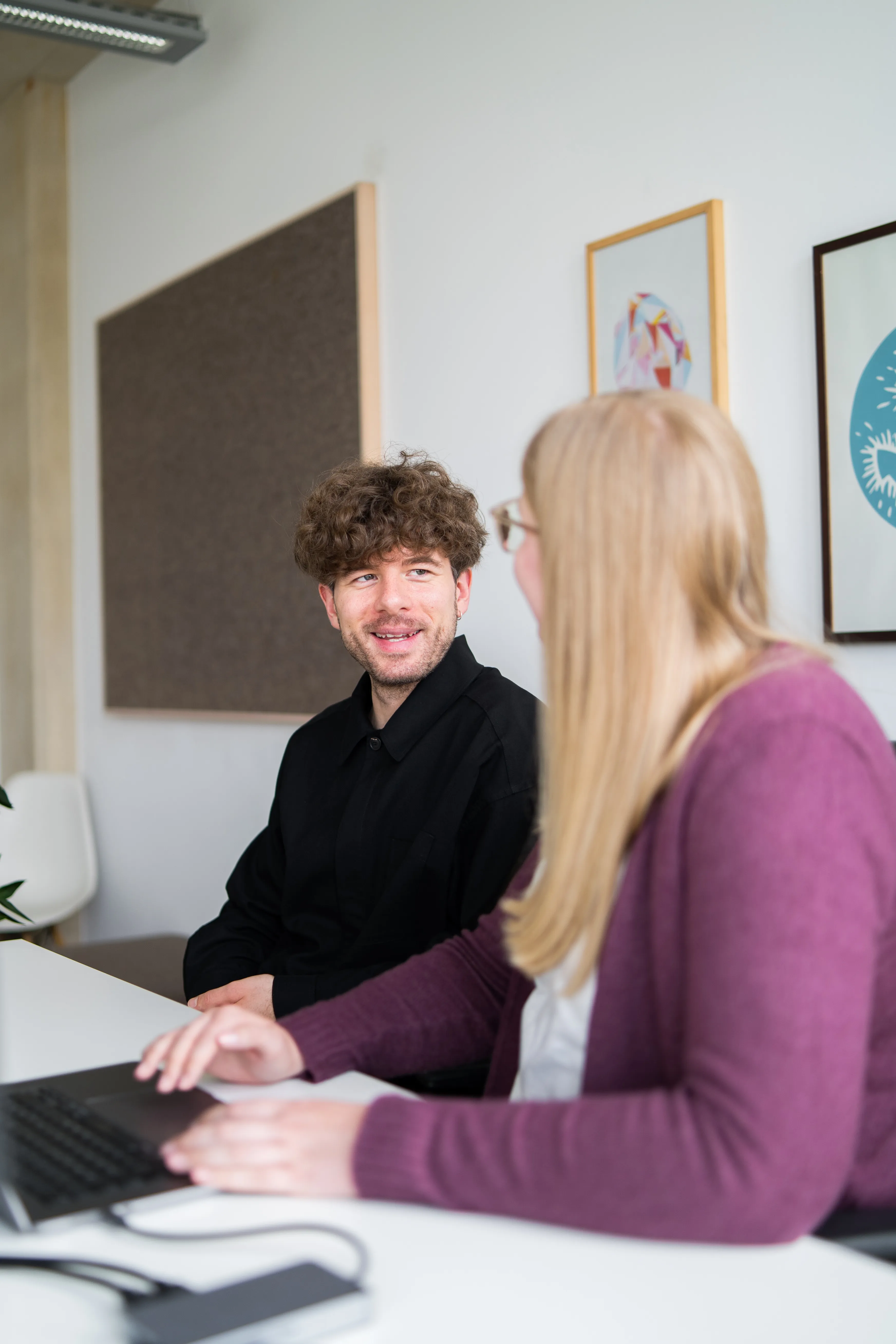 runHR Mitarbeiter implementiert Personio