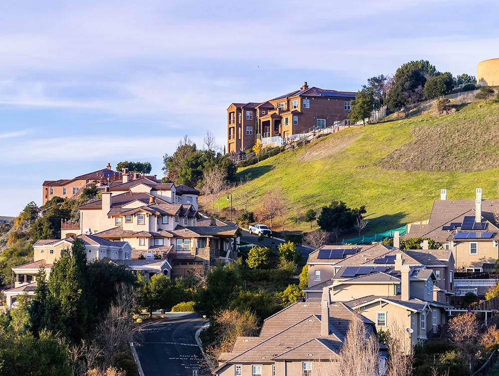 Residential houses in Heyward, CA