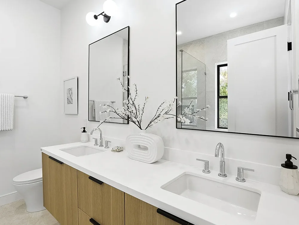 Modern home designed and built by Global Arch Construction - bathroom