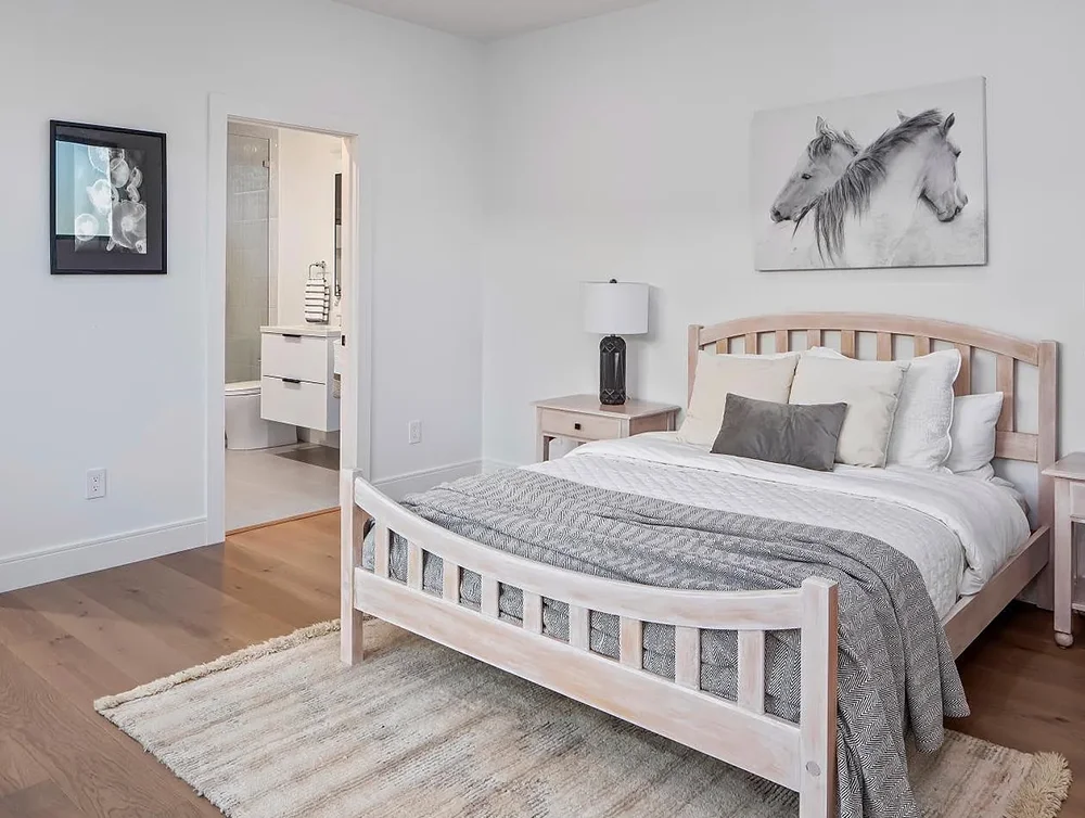 Modern home designed and built by Global Arch Construction - bedroom