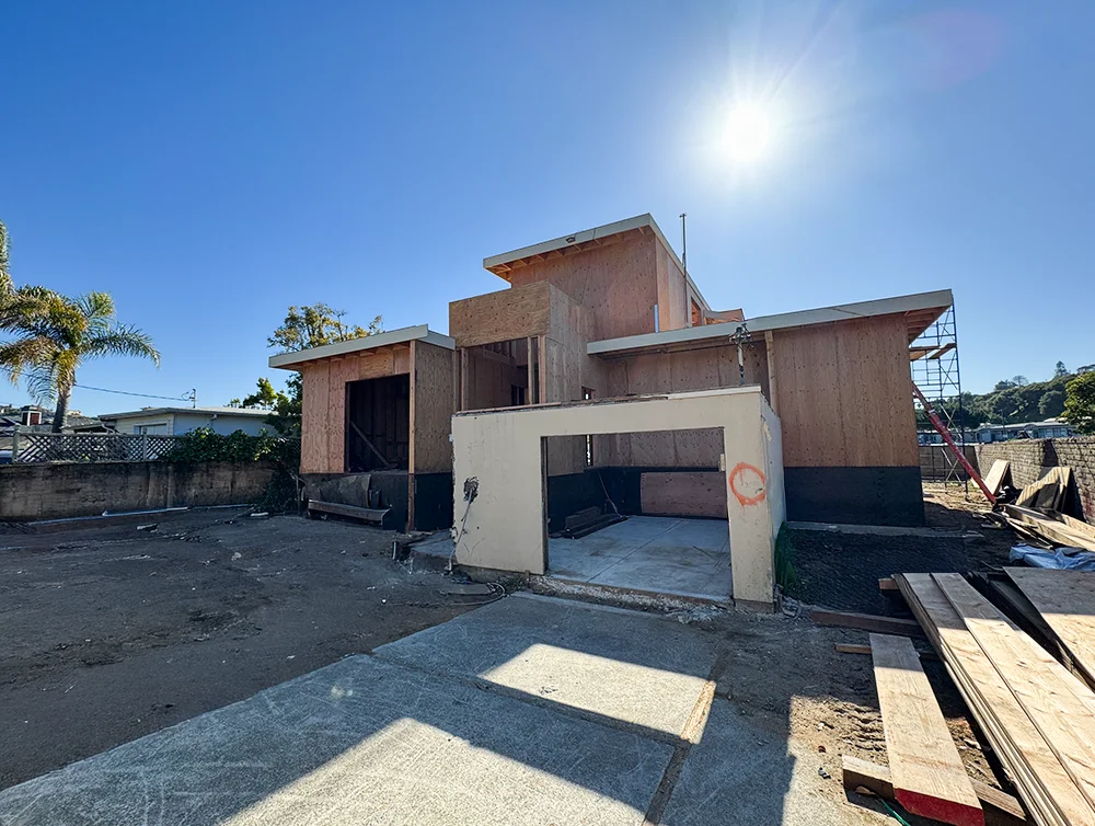 Construction process of a modern home by Global Arch Construction