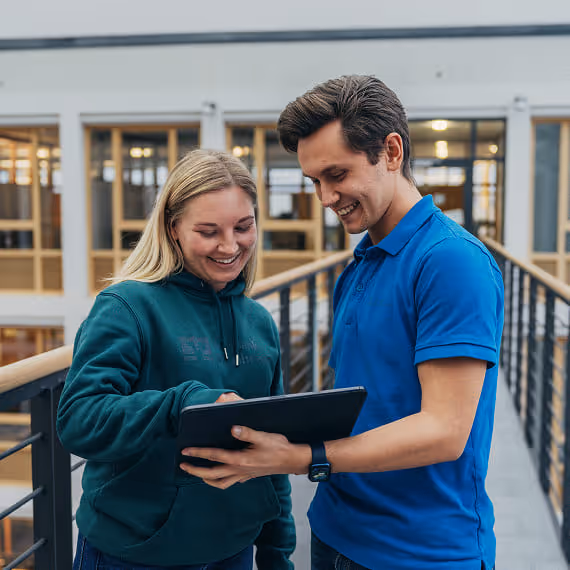 simpleclub lernplattform on tablet