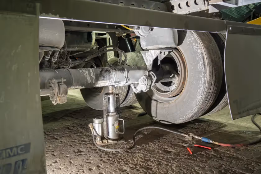 Truck axle system 