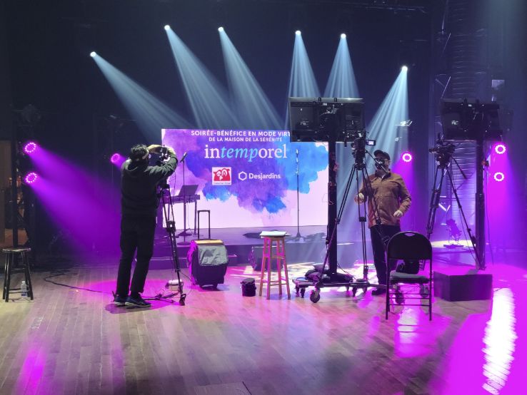 Contak AV live streaming setup with LED backdrop, professional broadcast lighting, and camera equipment – ideal for virtual events and corporate video production.