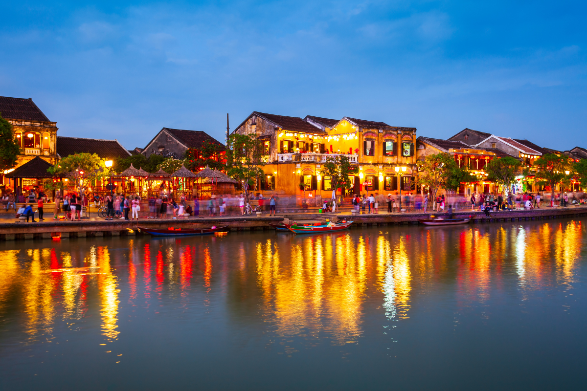 September 24 or 25: Which Night Is Best for Hoi An Mid-Autumn Festival?