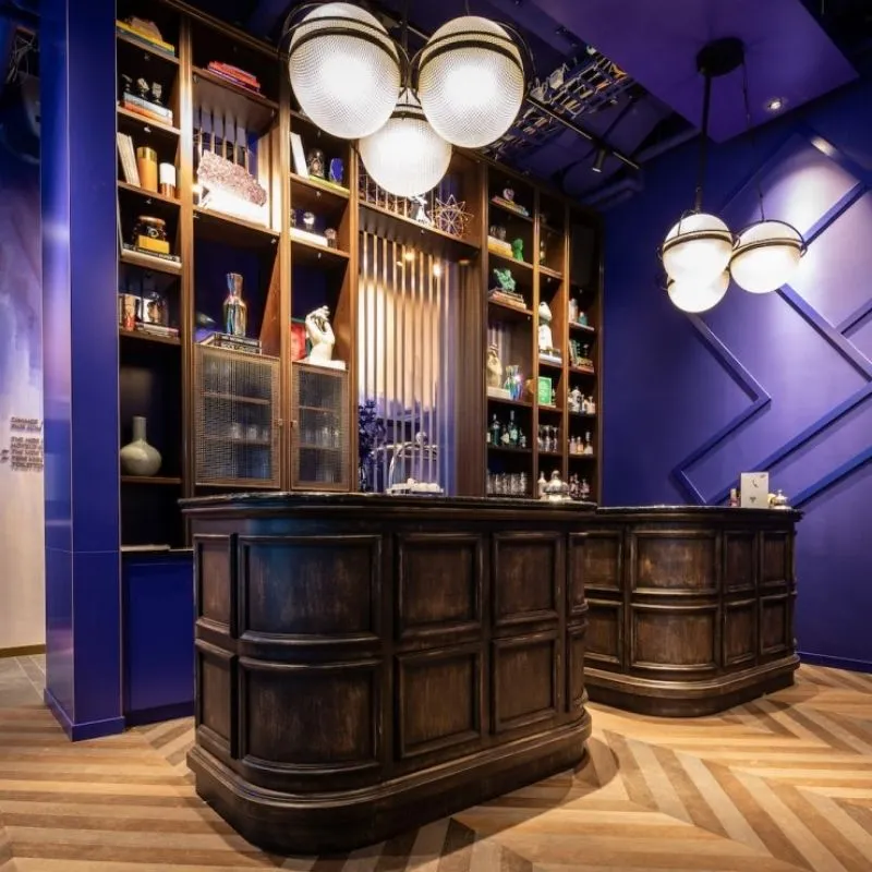 Innenansicht des The Hide Hotels in Flims