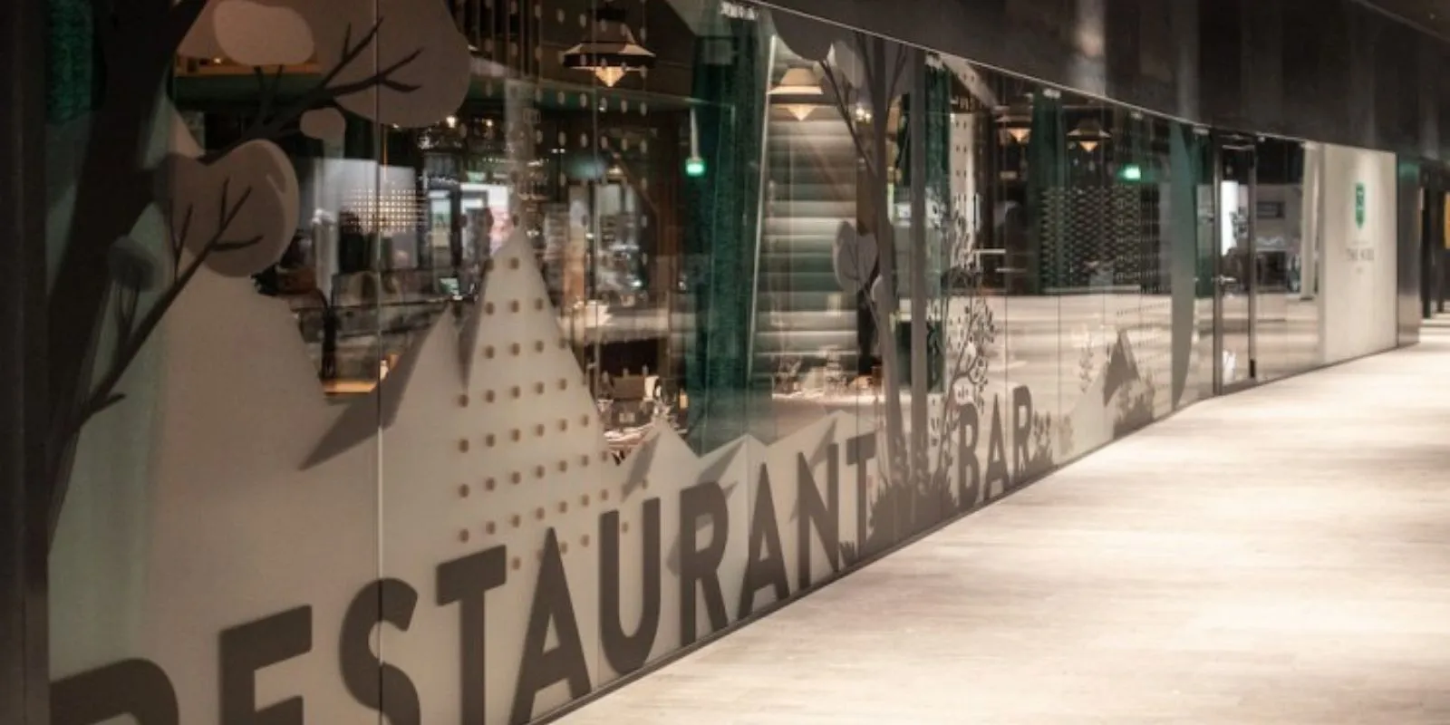 Innenansicht des The Hide Hotels in Flims