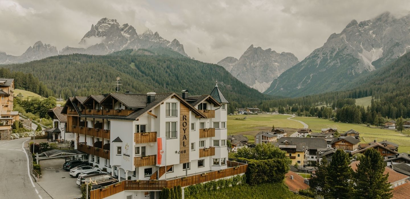 Außenansicht Drohnenaufnahme Hotel Royal, Online-Marketing Kunde bei ADDITIVE