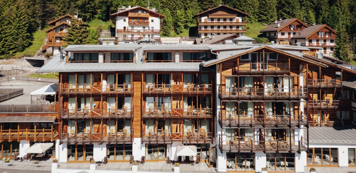 Exterior view of Ciarnadoi Design & Suite Hotel - online marketing client of ADDITIVE