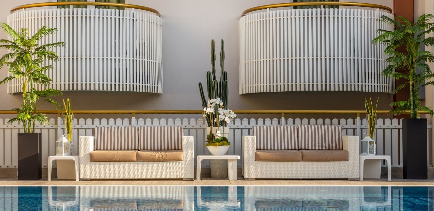 Poolbereich Salus Smart & Chic Hotel, Hotelkunde im Online-Marketing bei ADDITIVE