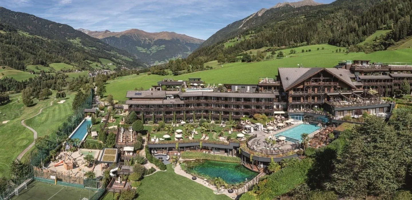 Vista esterna di Andreus Resorts - Cliente di ADDITIVE nel marketing online