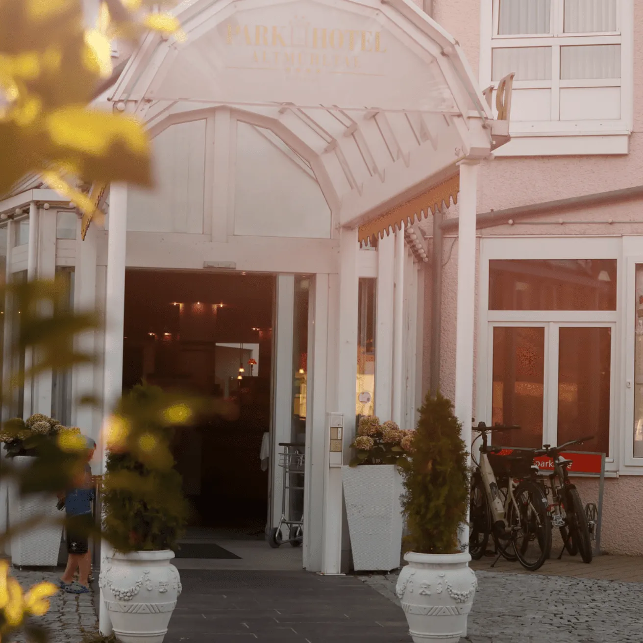 Entrance to Parkhotel Altmühltal - online marketing customer at ADDITIVE