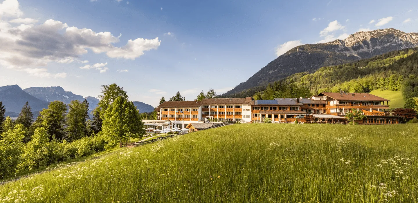 Vista esterna dell'Alm-& Wellnesshotel Alpenhof - cliente di marketing online presso ADDITIVE