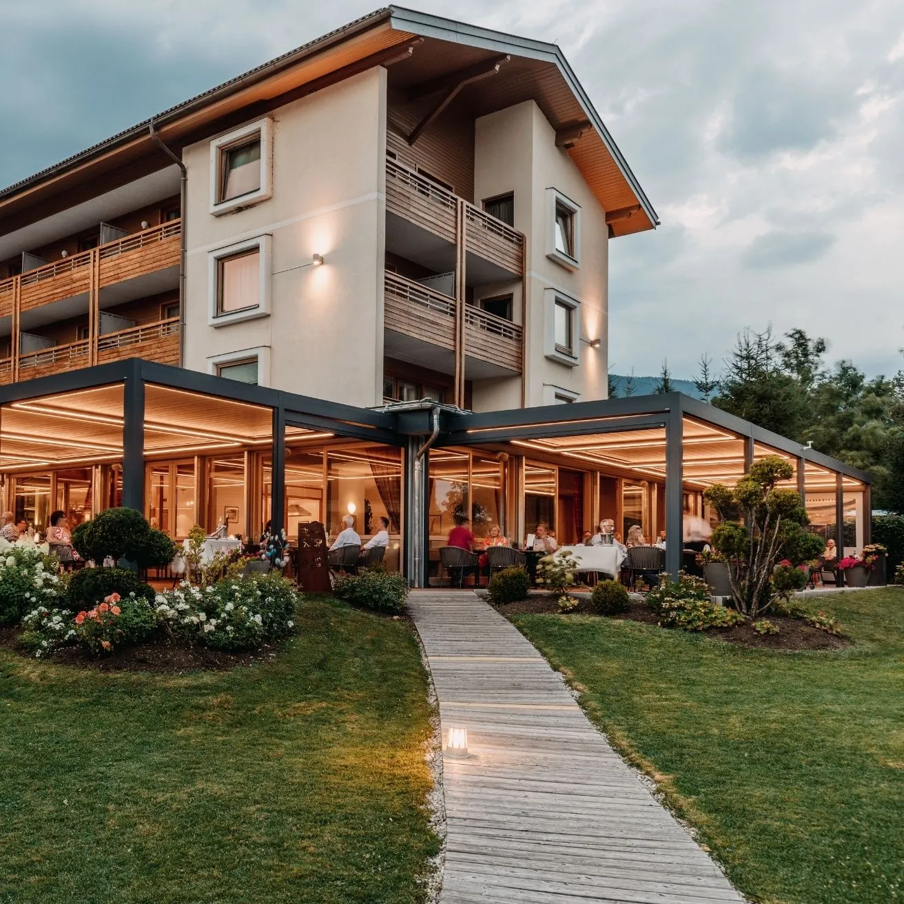 Vista esterna dell'Hotel SeeRose - cliente di ADDITIVE nel marketing online