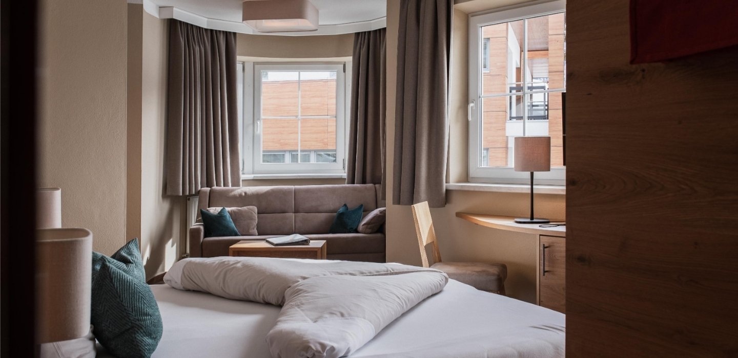 Room at Castel pure Lebensfreude, client of ADDITIVE in the field of online marketing