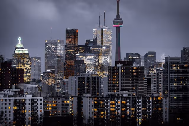 Encadrement des loyers : calculez le plafond, vérifiez le loyer de référence et contestez un complément selon l’arrêté préfectoral.