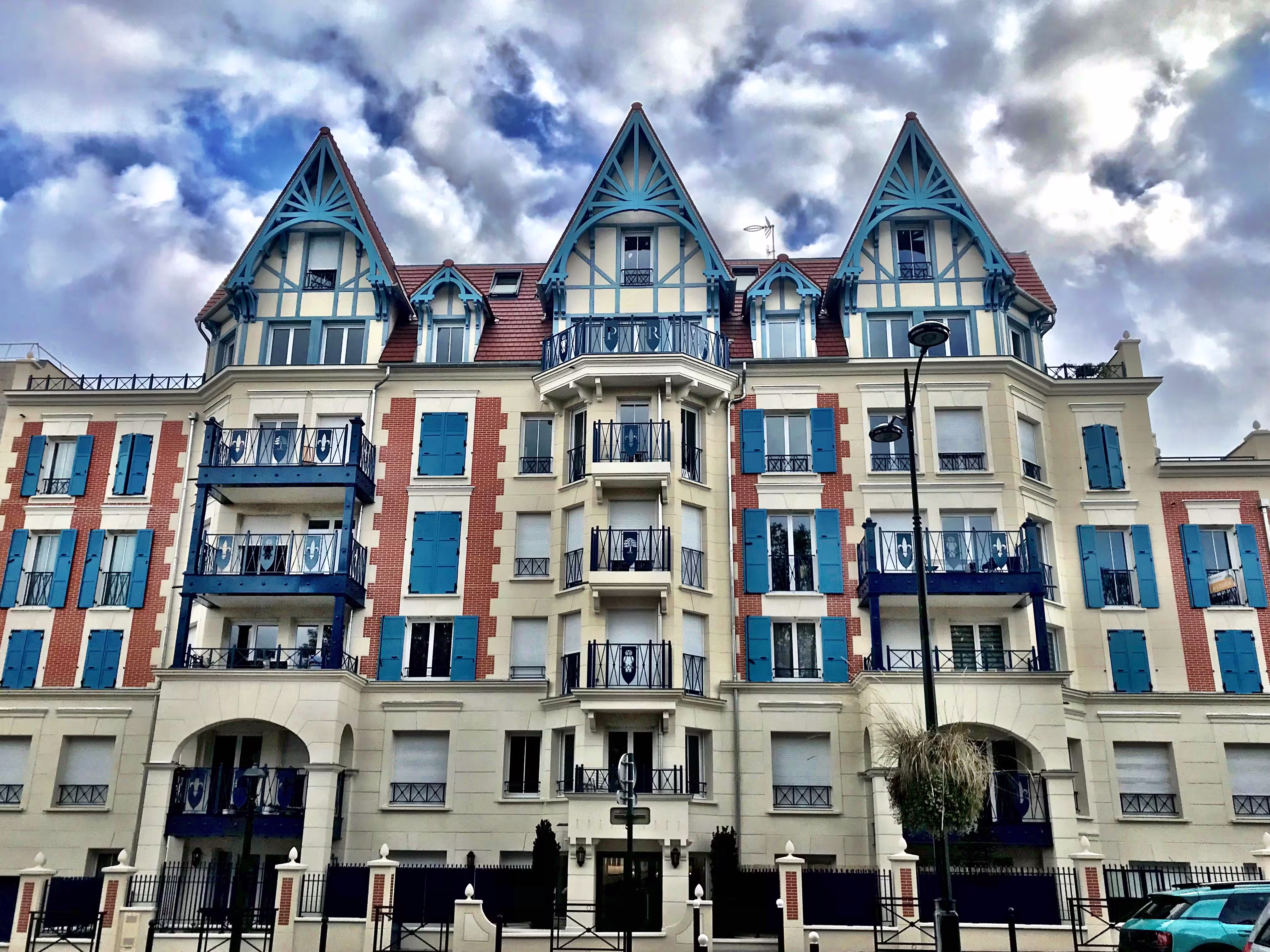 Vous cherchez le meilleur syndic au Plessis-Robinson ? Découvrez tous les syndics de la ville et obtenez votre devis Matera