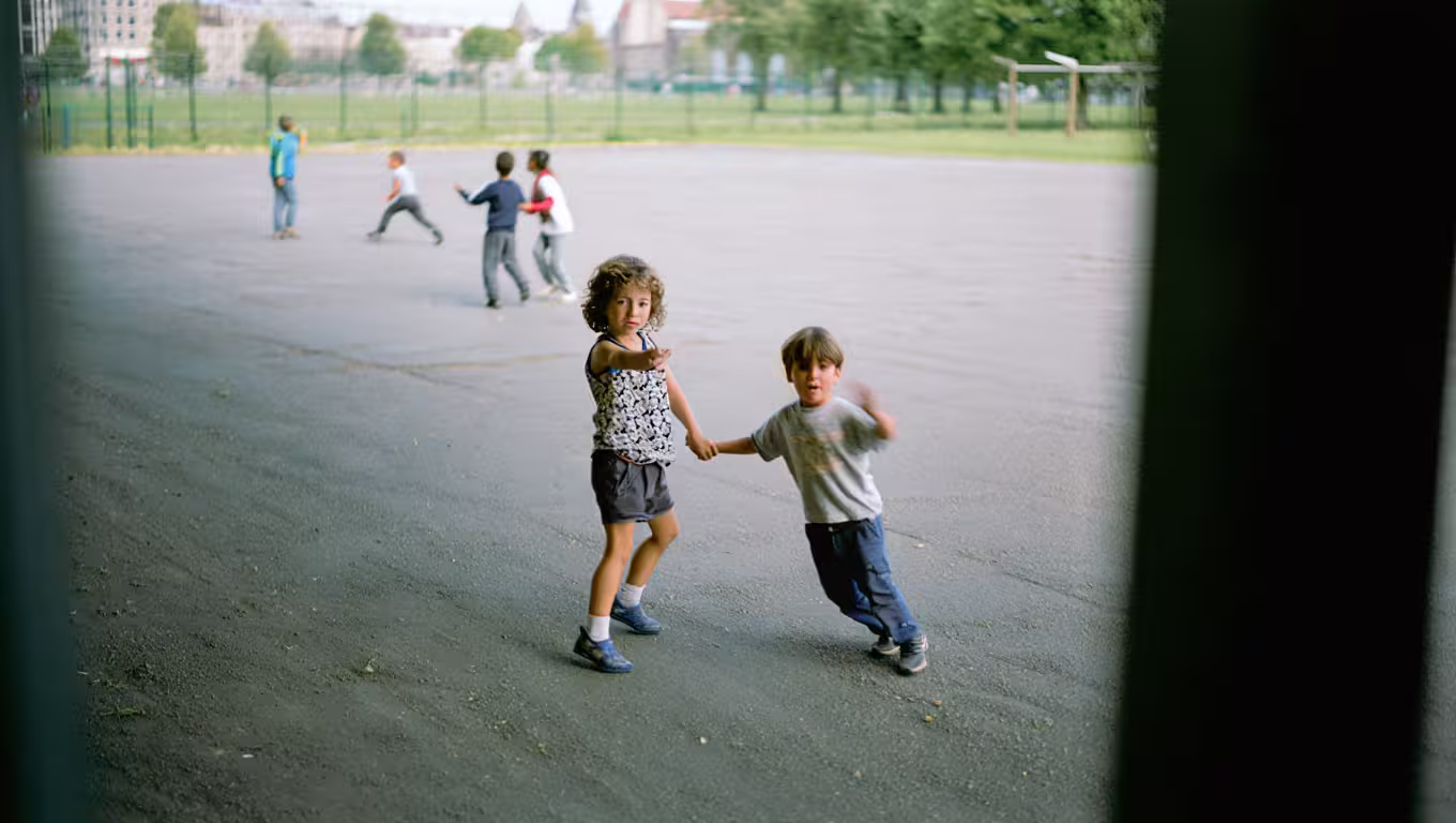 Qui paie le prix de la bétonisation ? Découvrez comment la construction de logements neufs aggrave les inégalités sociales et menace l'environnement.