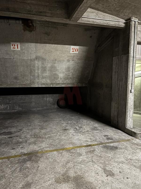 Place de parking rue Poussin