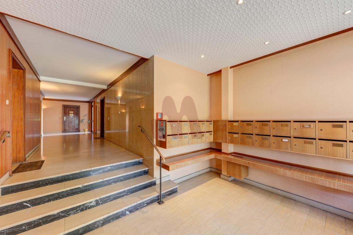 Grand apppartement - coeur de Bron