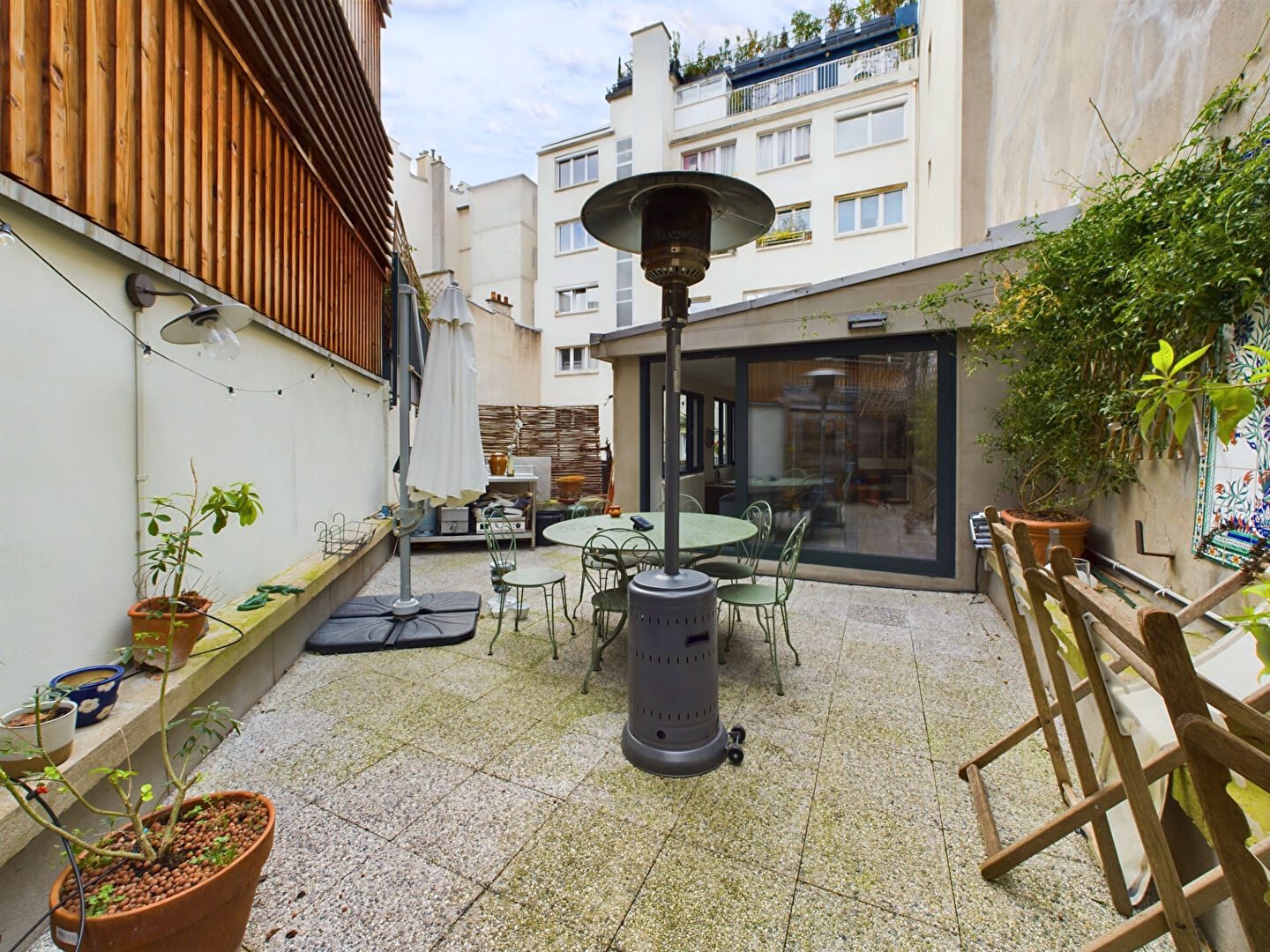 Élégant 2 pièces de 63m2 avec terrasse de 40m2 à Paris 18eme
